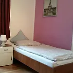 Anna بيت ضيافة راستات